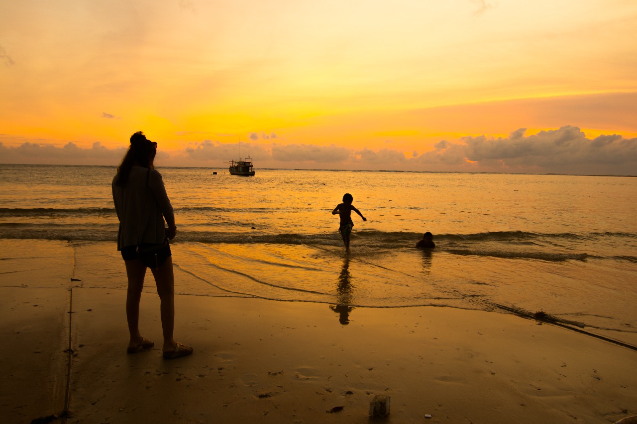 Beach silhouette