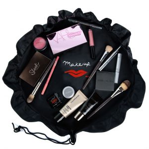 Dinna Make-up case open