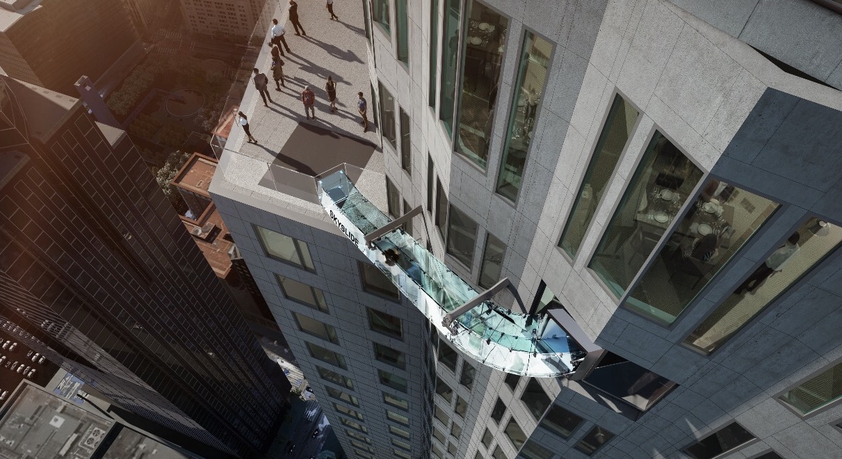 Skyspace LA boasts a thrill experience unlike any other – Skyslide – an outdoor glass slide, positioned 1,000 feet above downtown Los Angeles.